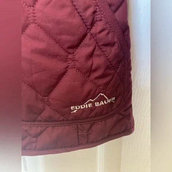 Eddie Bauer maroon quailed jacket! - Picture 2 of 5